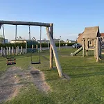 Bluebell - Part Of The The Bay Village With Pool, Gym And Direct Access, Pub, Restaurant, Tennis And Meadows Walks *