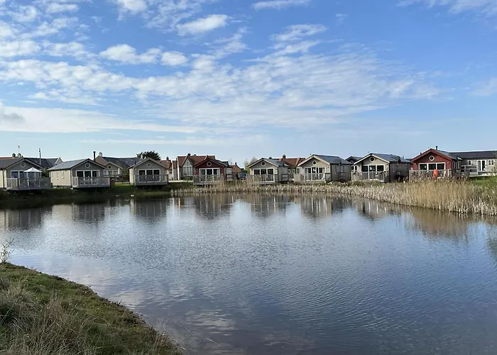 Bluebell - Part Of The The Bay Village With Pool, Gym And Direct Access, Pub, Restaurant, Tennis And Meadows Walks Filey