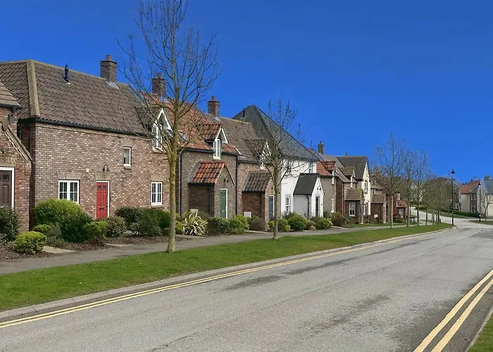 Bluebell - Part Of The The Bay Village With Pool, Gym And Direct Access, Pub, Restaurant, Tennis And Meadows Walks *