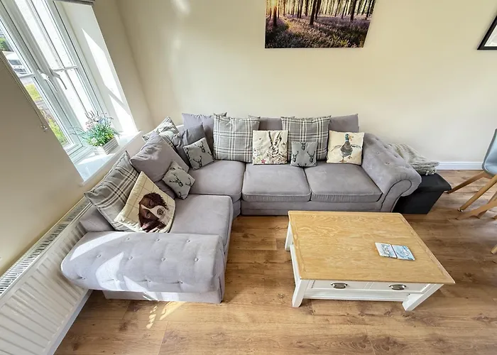 Bluebell - Part Of The The Bay Village With Pool, Gym And Direct Access, Pub, Restaurant, Tennis And Meadows Walks *