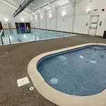בית נופש Bluebell - Part Of The The Bay Village With Pool, Gym And Direct Access, Pub, Restaurant, Tennis And Meadows Walks