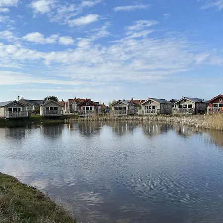 Bluebell - Part Of The The Bay Village With Pool, Gym And Direct Access, Pub, Restaurant, Tennis And Meadows Walks Filey