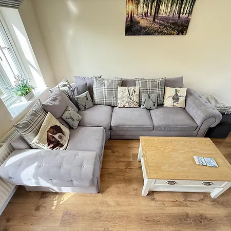 Bluebell - Part Of The The Bay Village With Pool, Gym And Direct Access, Pub, Restaurant, Tennis And Meadows Walks *